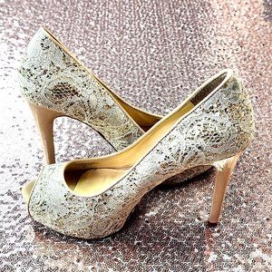 Guess Patches Lace & Glitter Peep Toe Pumps Heels Shoes Size 6M Gold/Beige